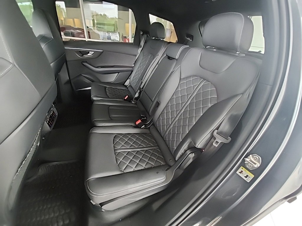 Used 2025 Audi SQ7 Prestige image 16