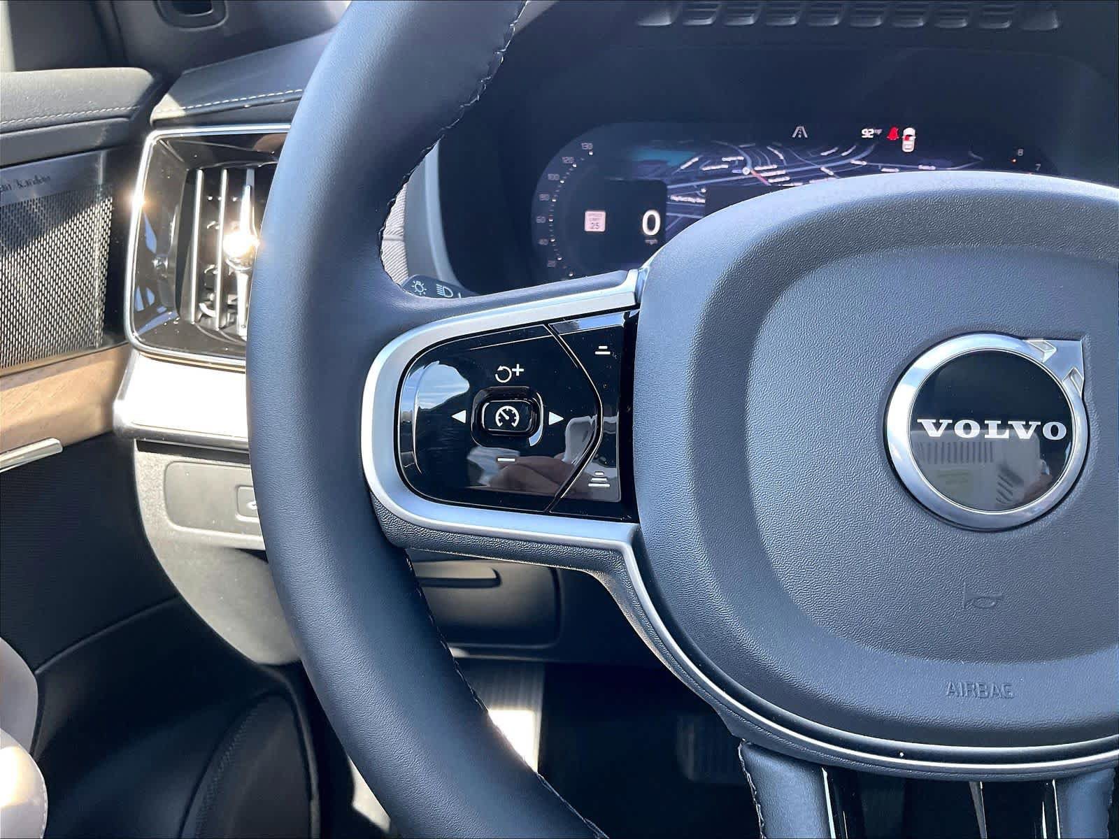 New 2026 Volvo XC90 B5 Plus w/ Protection Package AWD/4WD image 17