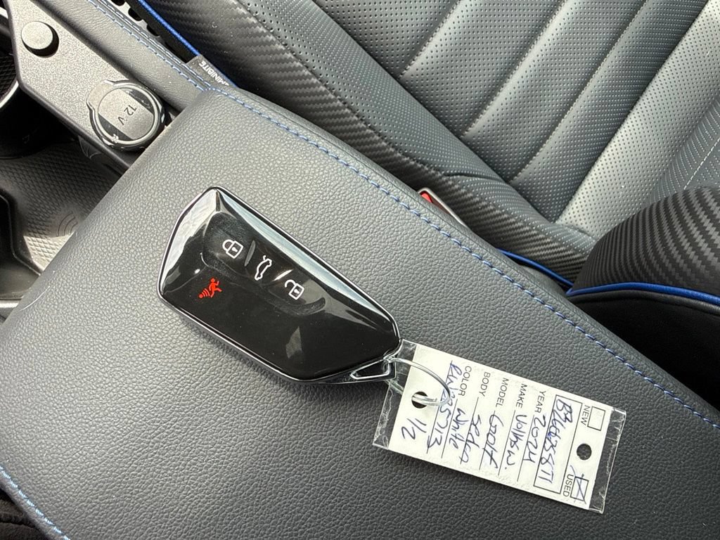 Used 2024 Volkswagen Golf R AWD/4WD image 35