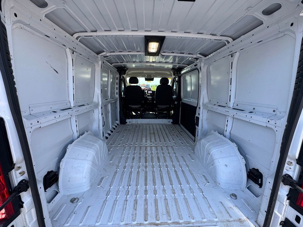 Used 2025 RAM ProMaster 2500 w/ Convenience Group FWD image 14