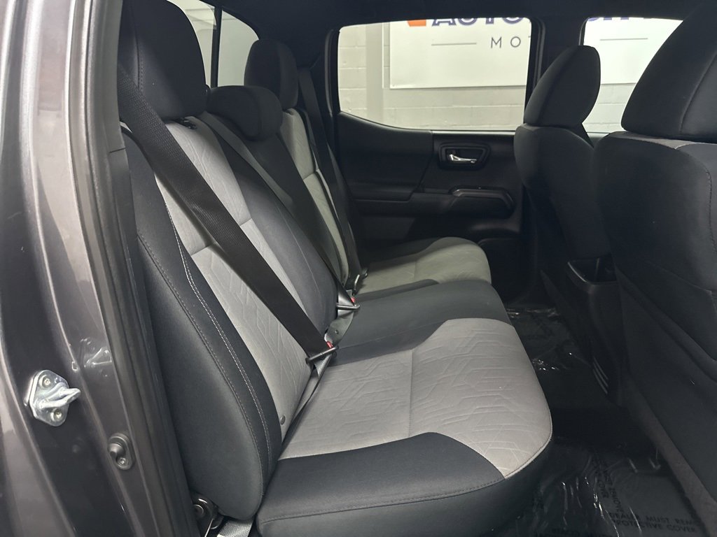 Used 2021 Toyota Tacoma TRD Off-Road image 38