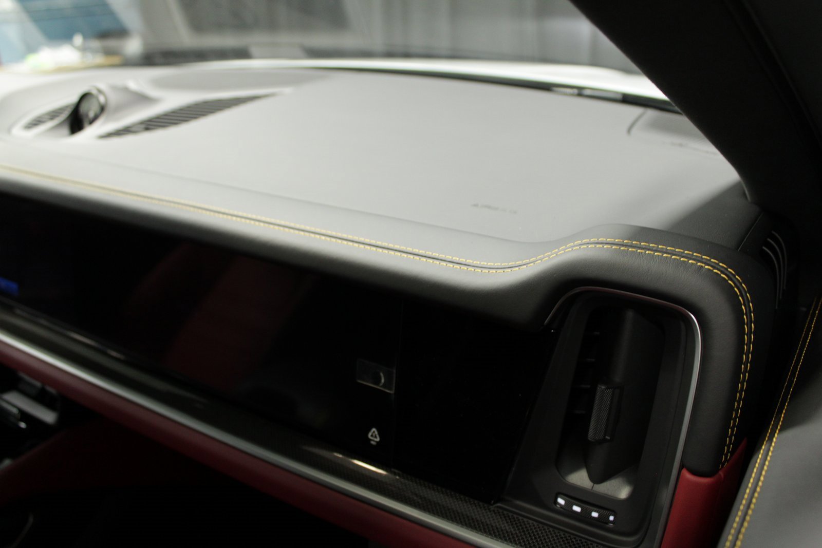 New 2025 Porsche Cayenne Turbo GT image 27