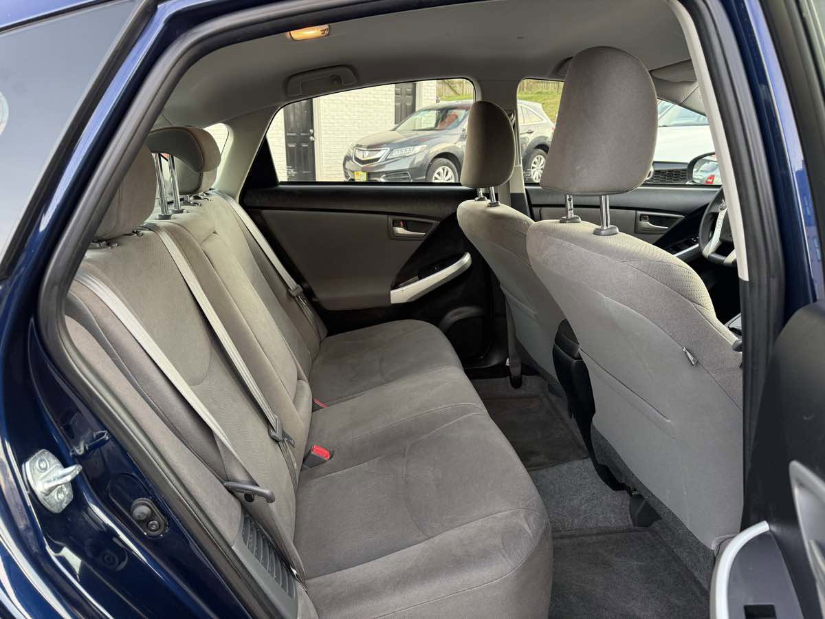 Used 2015 Toyota Prius Two image 12