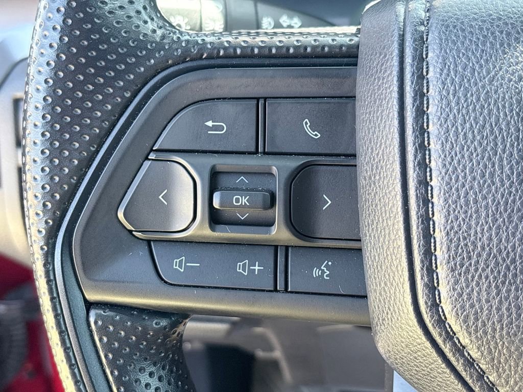 Used 2025 Toyota Tacoma SR5 AWD/4WD image 12