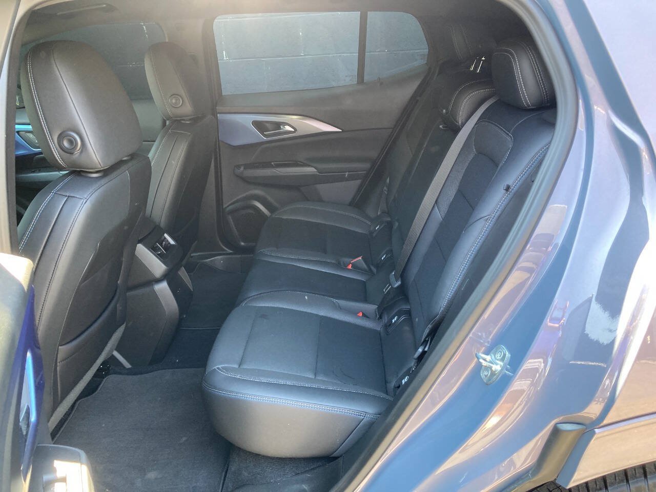Used 2025 Chevrolet Equinox EV LT FWD image 10