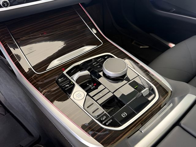 Used 2024 BMW X7 xDrive40i w/ Premium Package image 26
