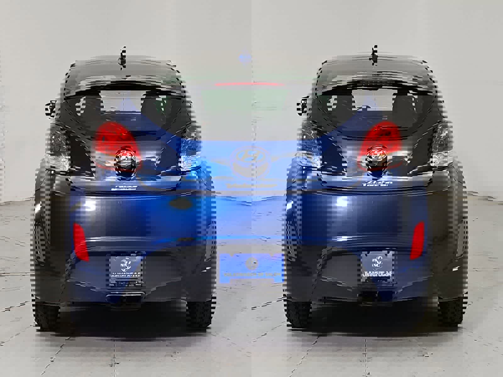 Used 2017 Hyundai Veloster image 5