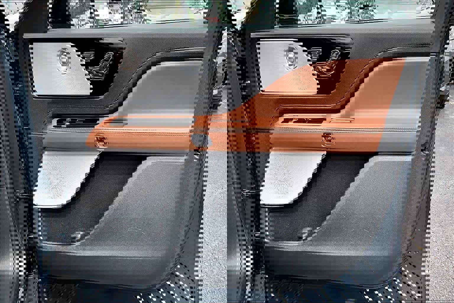 Used 2023 Lincoln Aviator Reserve w/ Equipment Group 201A image 21