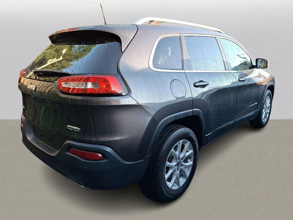 Used 2017 Jeep Cherokee Latitude w/ Comfort/Convenience Group AWD/4WD image 4