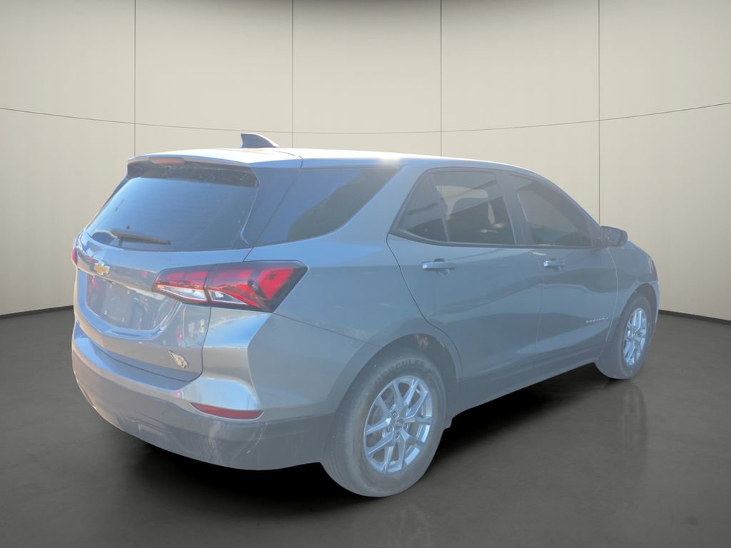 Used 2023 Chevrolet Equinox LS w/ LPO, Floor Liner Package image 8