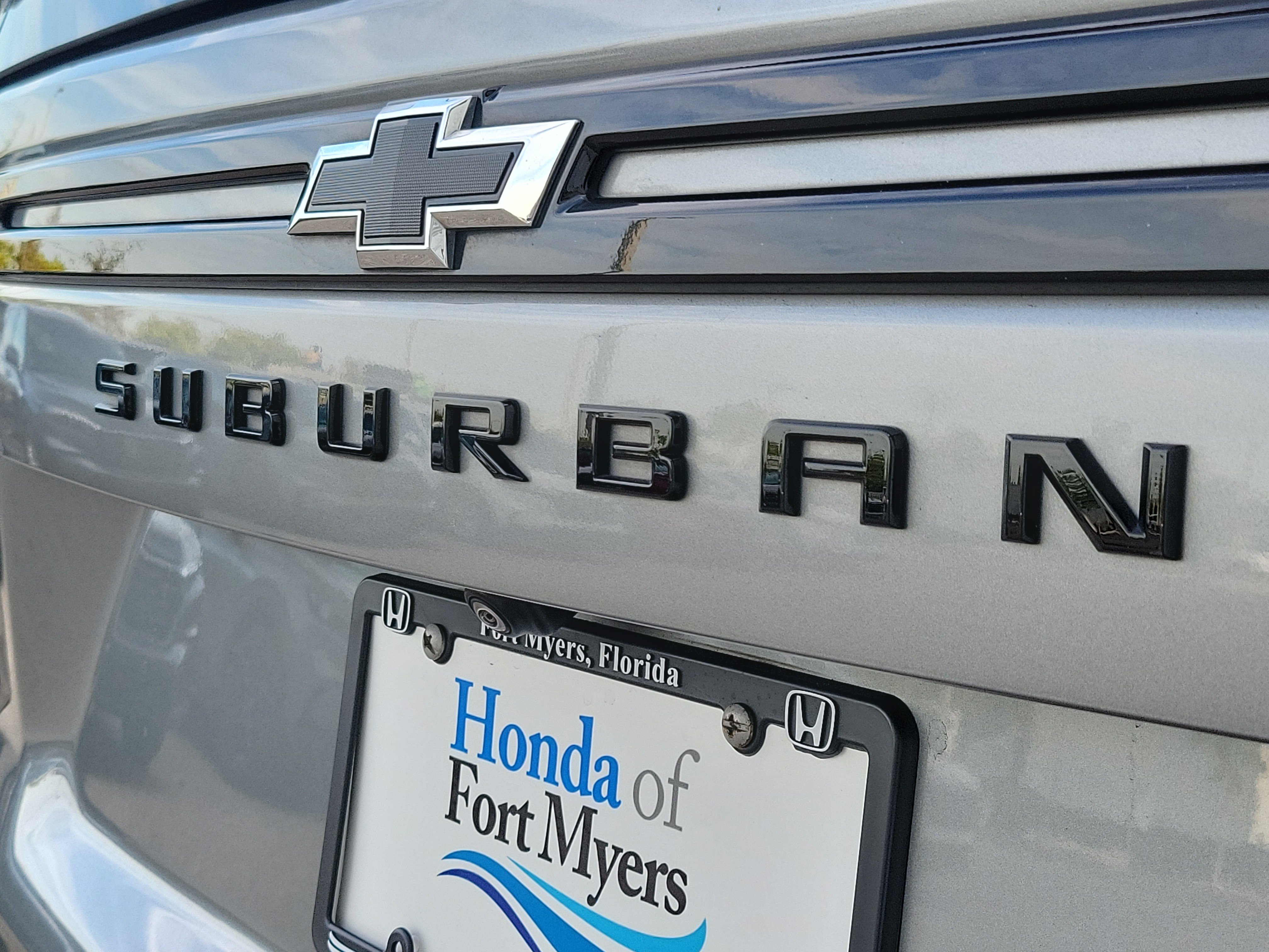 Used 2023 Chevrolet Suburban RST AWD/4WD image 7