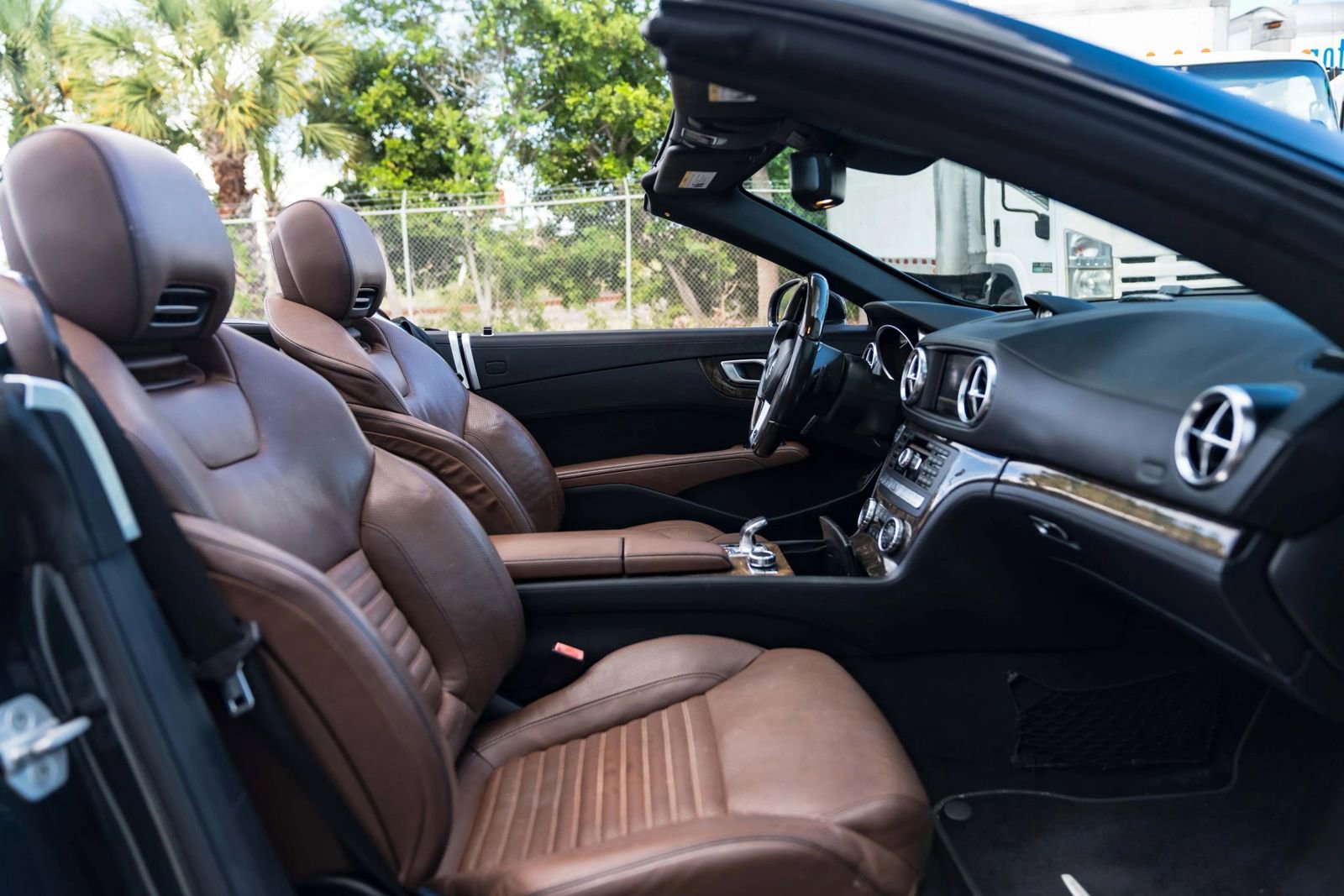 Used 2015 Mercedes-Benz SL 550 image 15