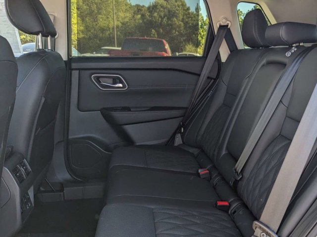 New 2025 Nissan Rogue Platinum w/ Platinum Premium Package image 15