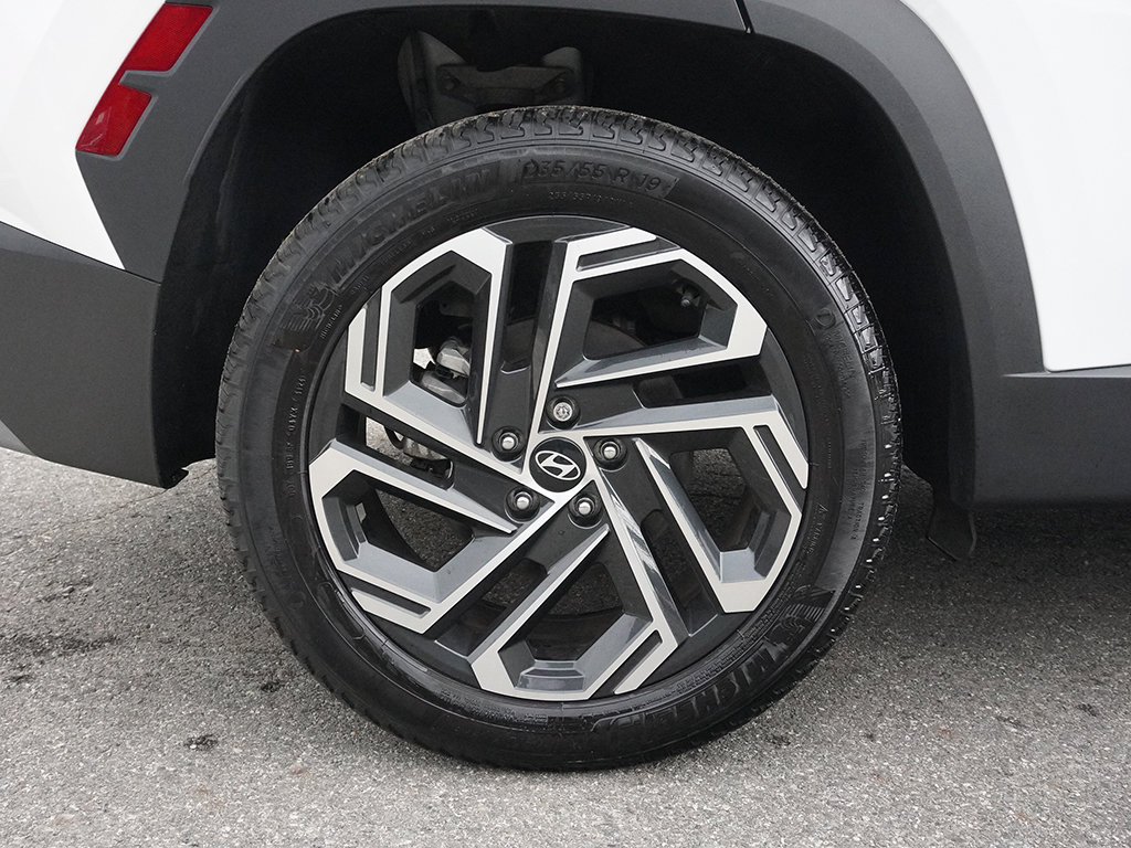 Used 2025 Hyundai Tucson Limited AWD/4WD image 25