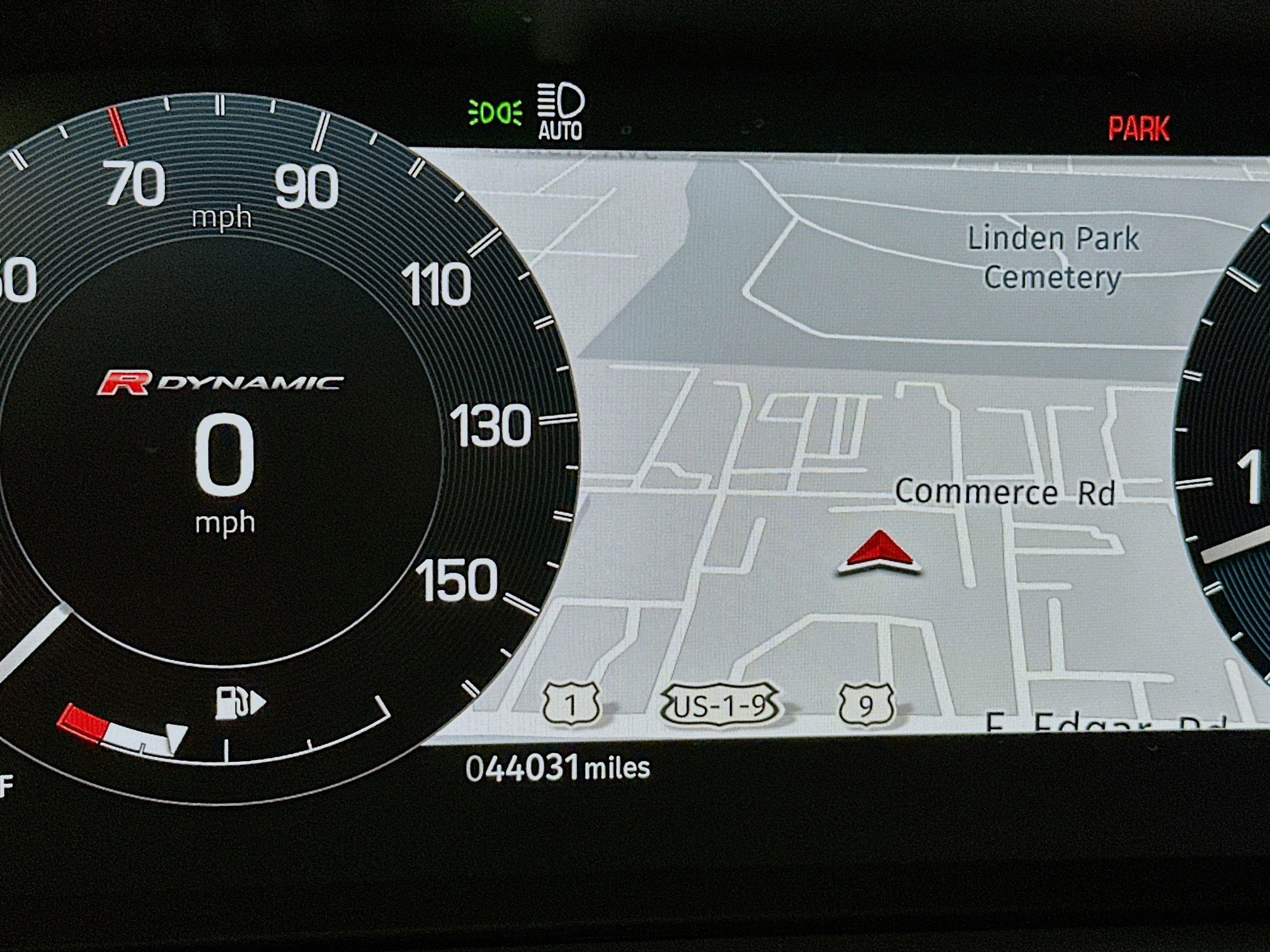 Used 2023 Land Rover Discovery HSE R-Dynamic image 9