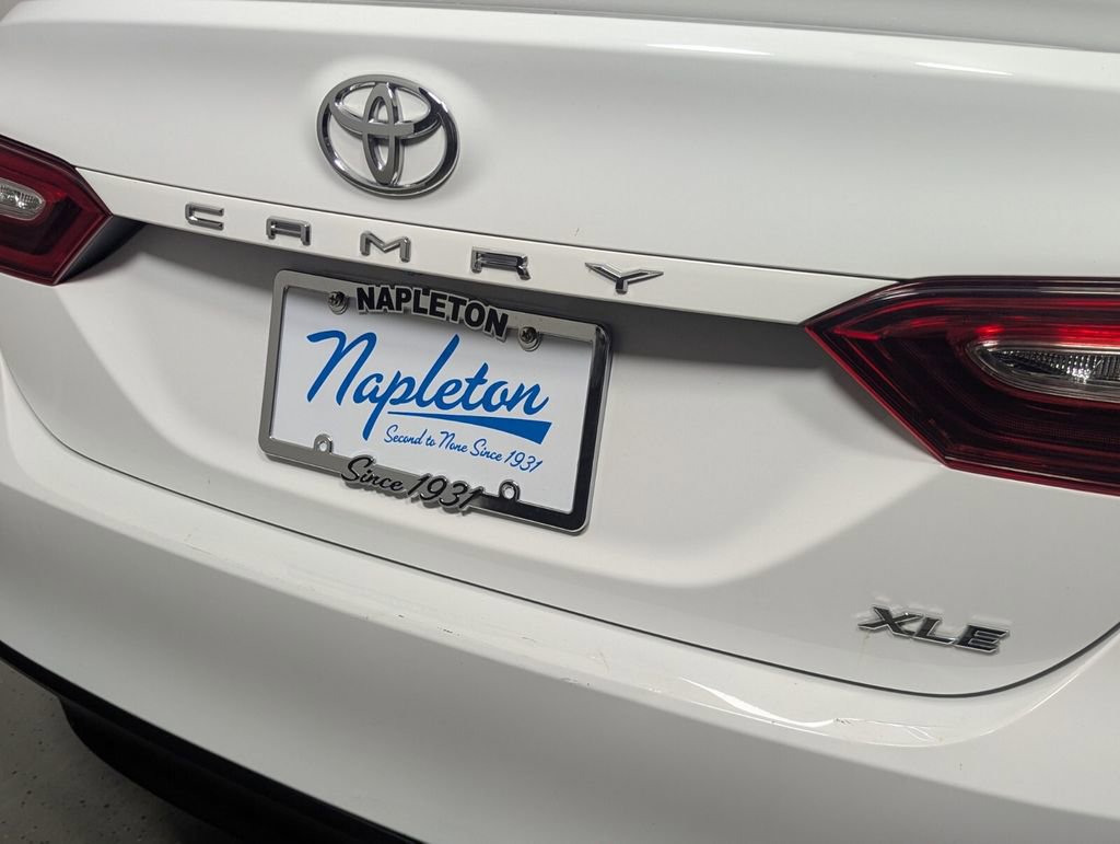 Used 2020 Toyota Camry XLE FWD image 9