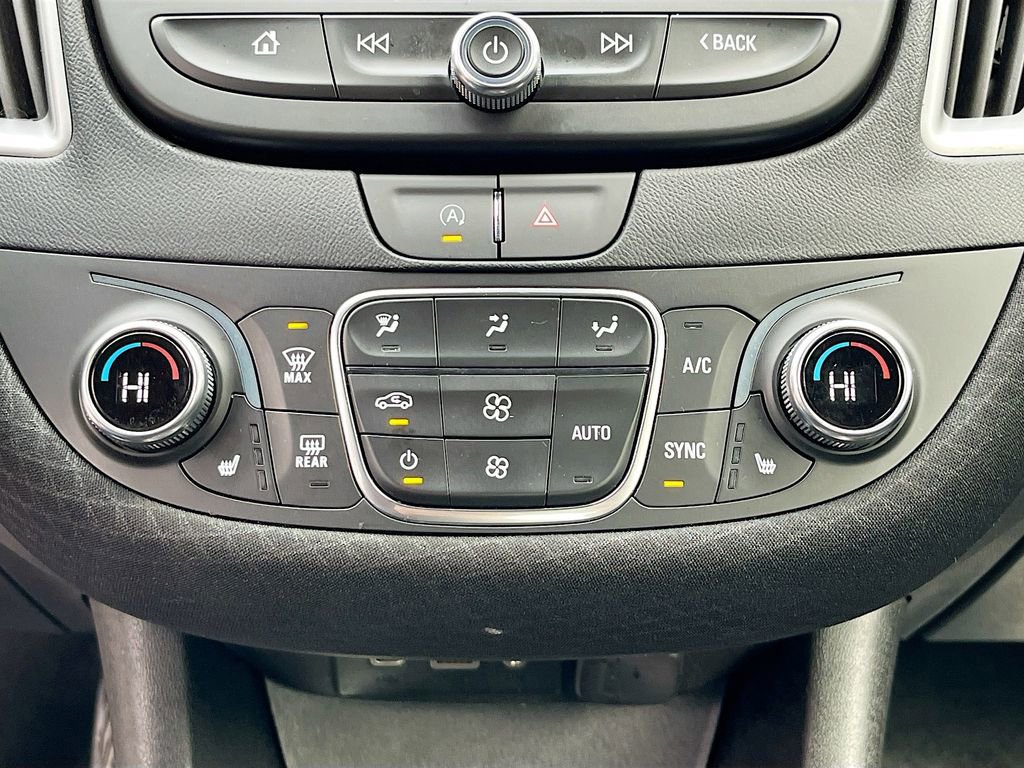 Used 2025 Chevrolet Malibu LT FWD image 24