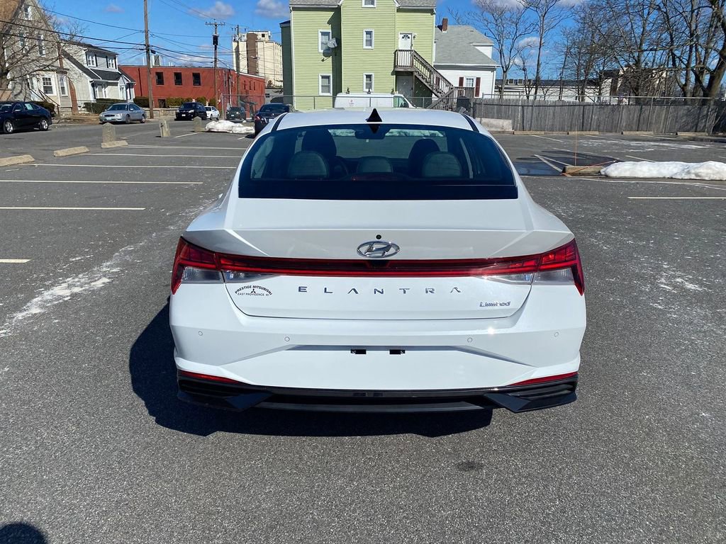 Used 2023 Hyundai Elantra Limited image 6