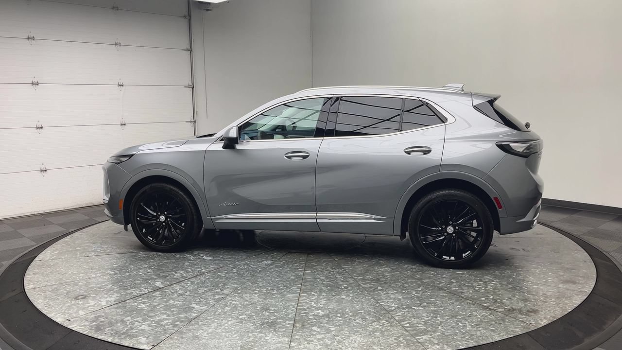 Used 2025 Buick Envision Avenir AWD/4WD image 40