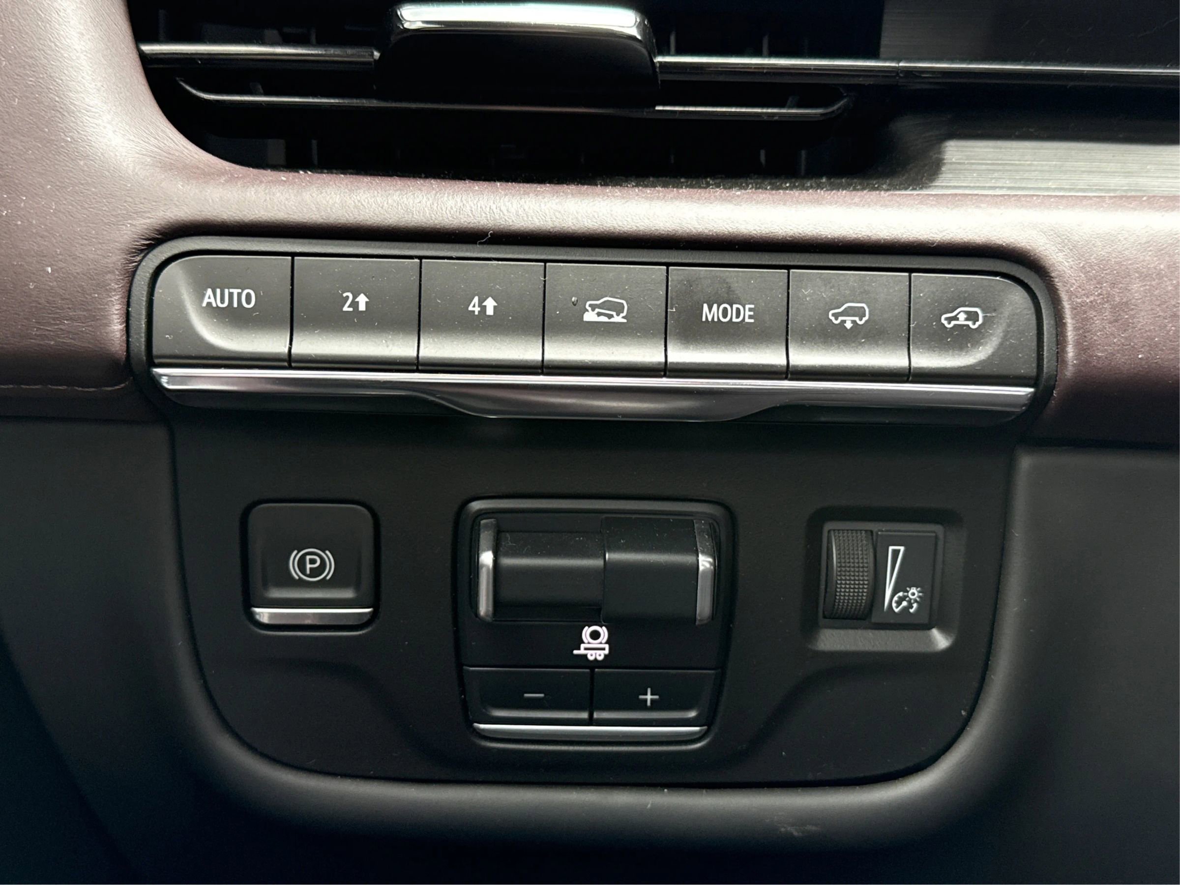 Used 2022 Cadillac Escalade Sport Platinum w/ LPO, ONYX Package image 19