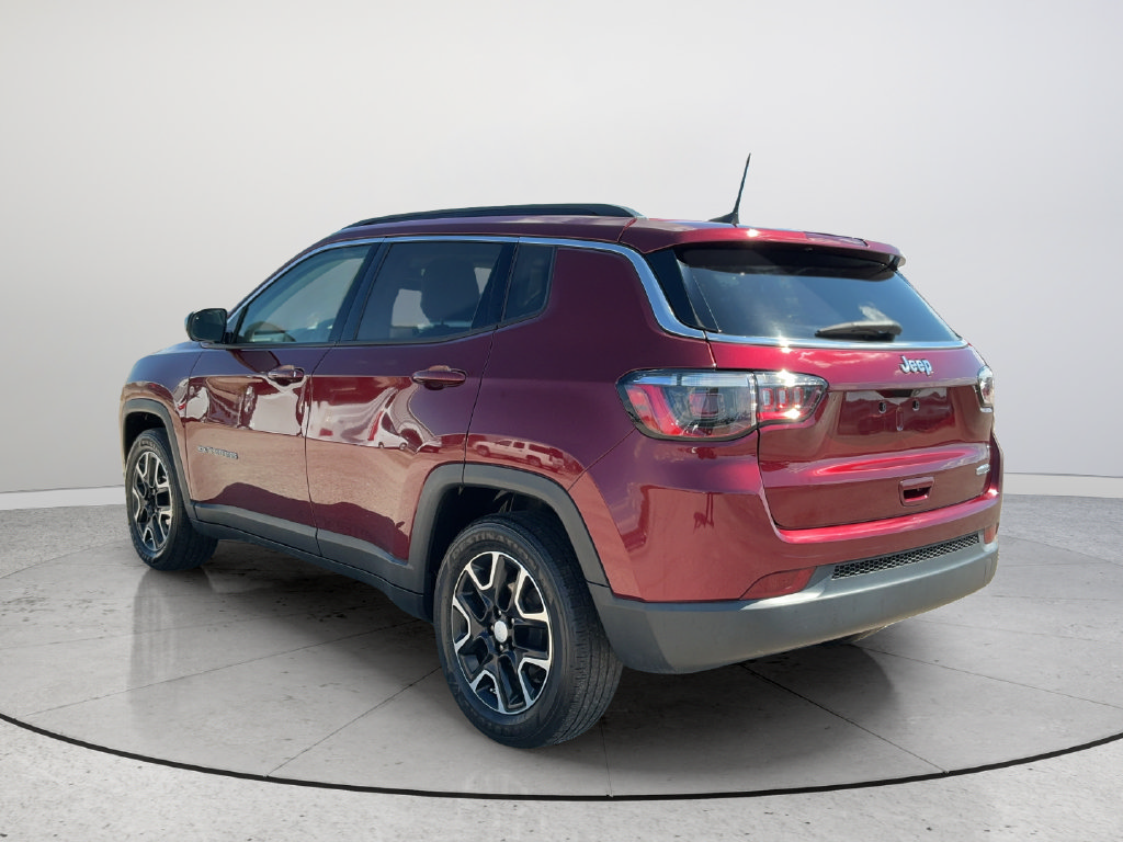 Used 2022 Jeep Compass Latitude w/ Sun and Sound Group FWD image 4
