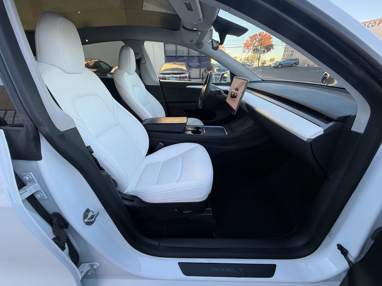 Used 2023 Tesla Model Y Performance image 29