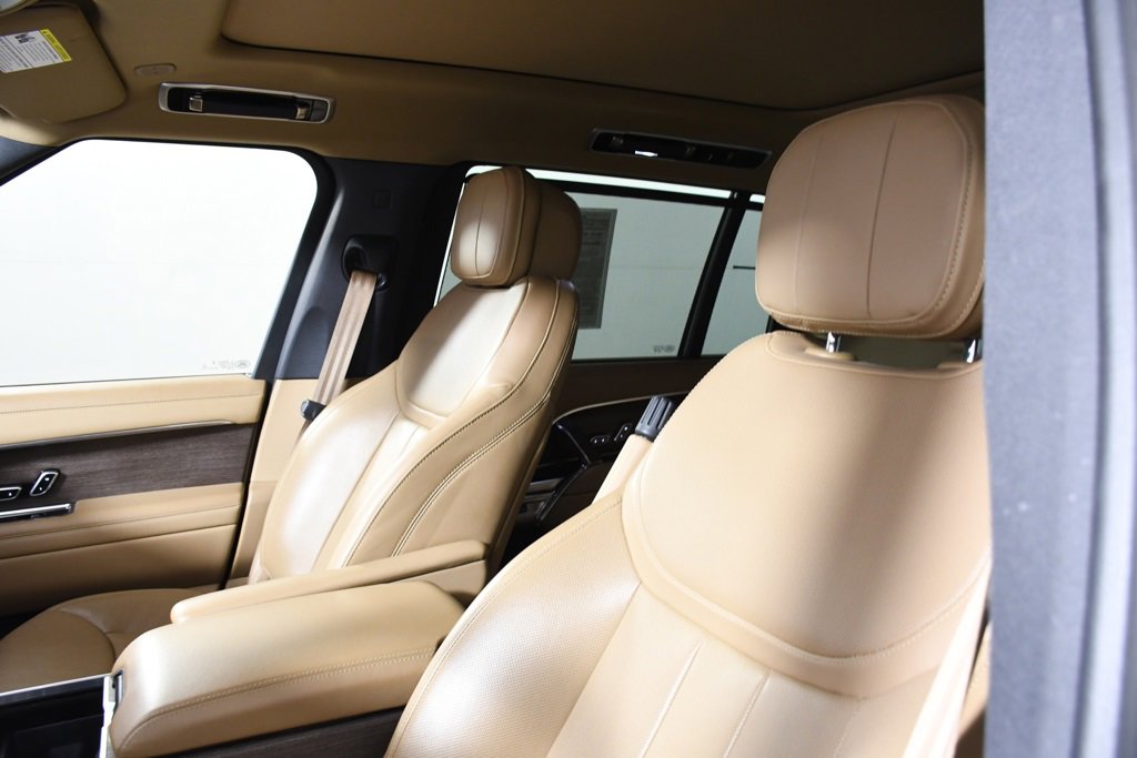 Used 2023 Land Rover Range Rover Long Wheelbase SE image 16