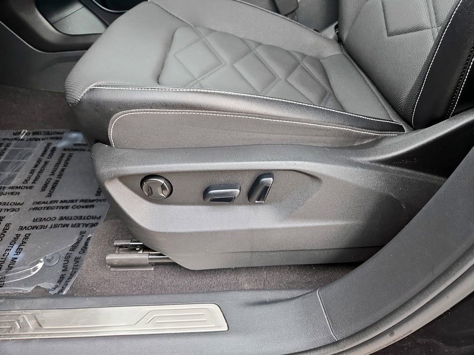 Used 2024 Volkswagen Atlas SE image 29