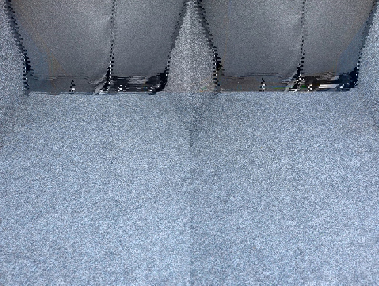 New 2025 Nissan Versa SR w/ Trunk Package image 8