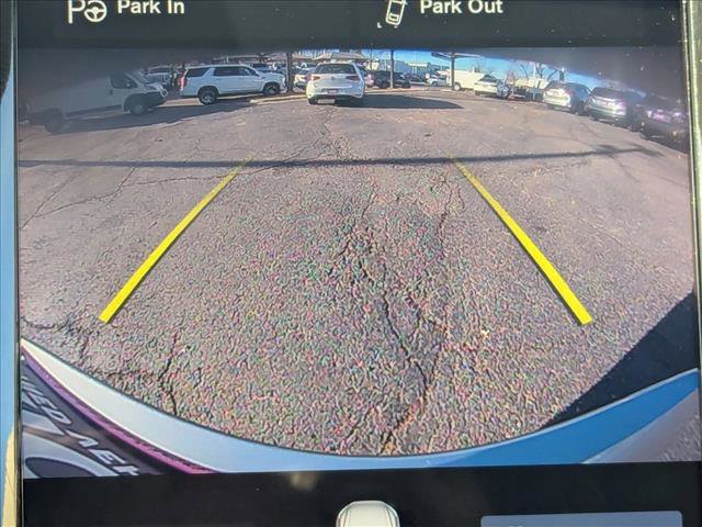 Used 2018 Volvo XC60 T8 Momentum w/ Vision Package image 14