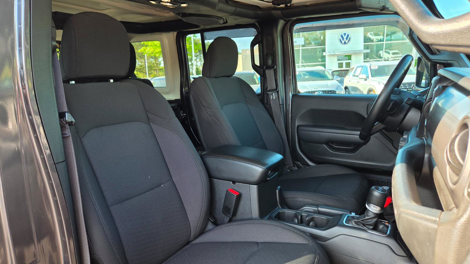 Used 2023 Jeep Wrangler Unlimited w/ Cold Weather Group image 57