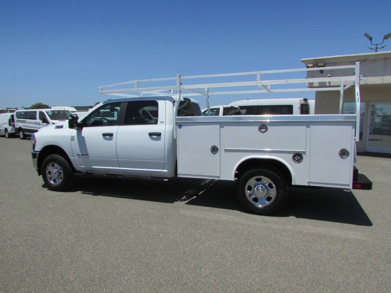 Used 2024 RAM 3500 SLT AWD/4WD image 12