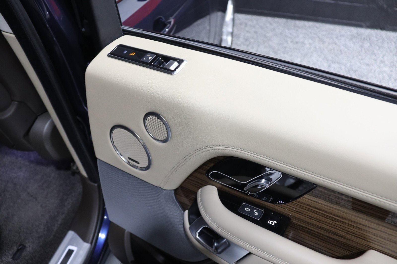 Used 2019 Land Rover Range Rover HSE image 53