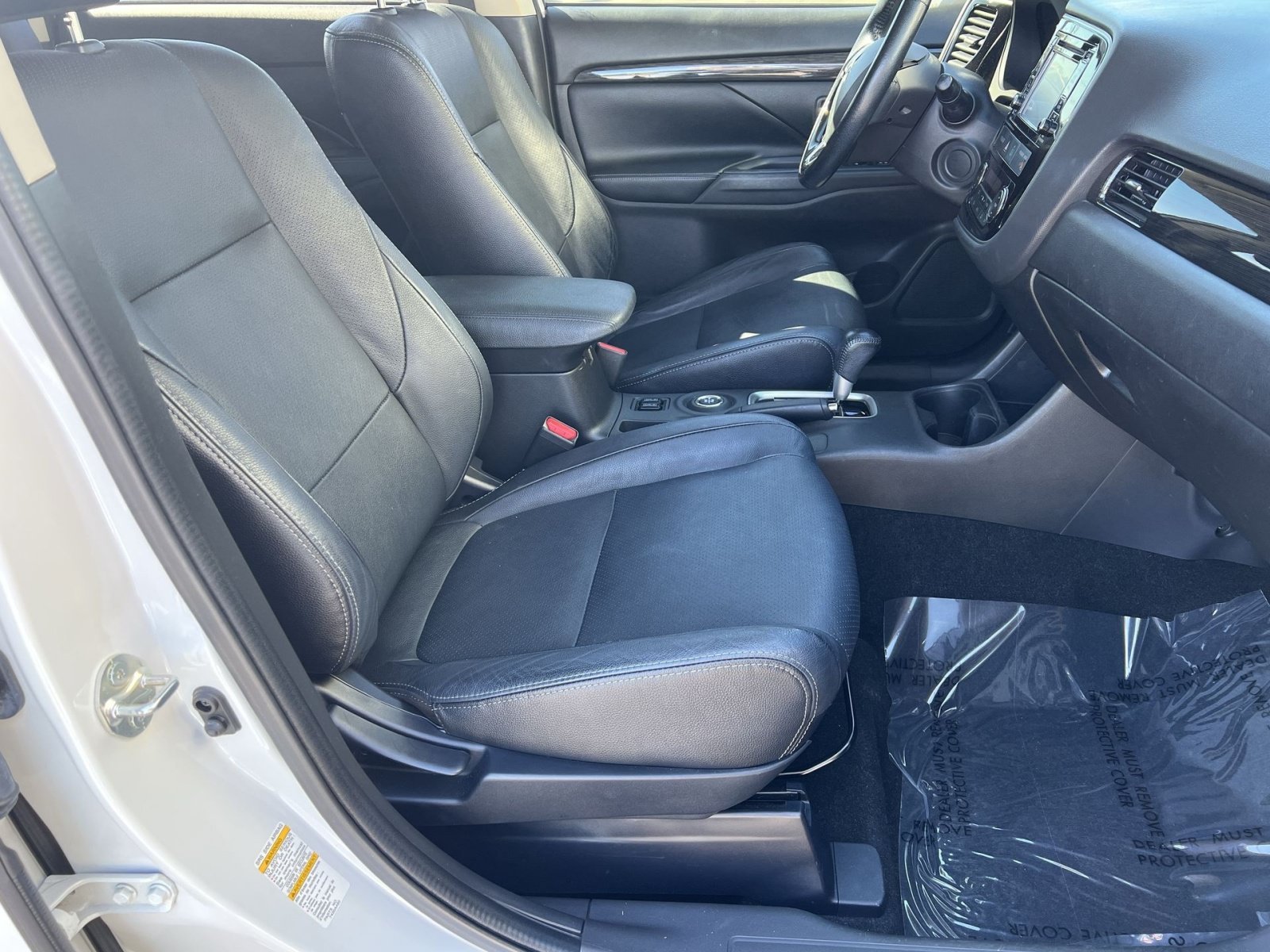 Used 2016 Mitsubishi Outlander SE AWD/4WD image 26