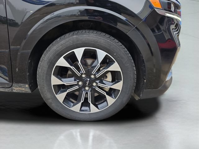 Used 2023 Kia Carnival EX FWD image 30