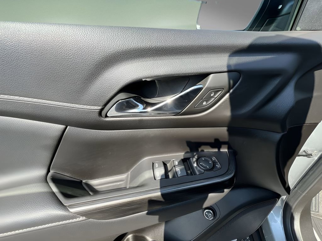 Certified 2023 GMC Acadia SLT w/ Trailering Package image 23