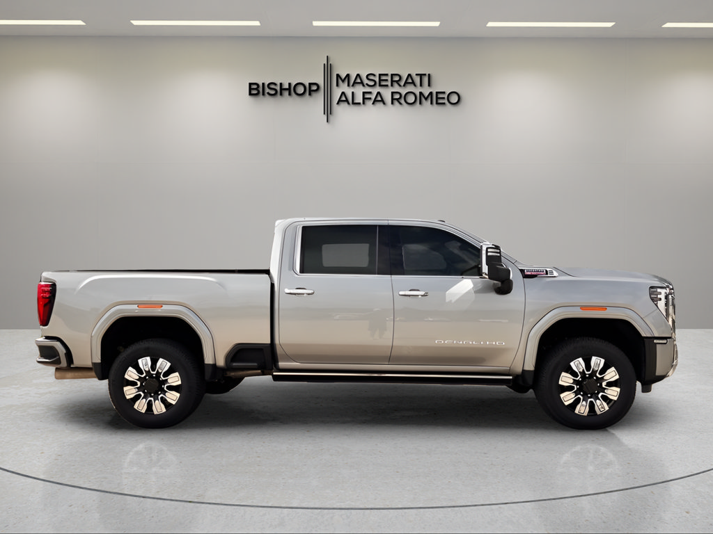 Used 2024 GMC Sierra 3500 Denali w/ Denali Reserve Package AWD/4WD image 6