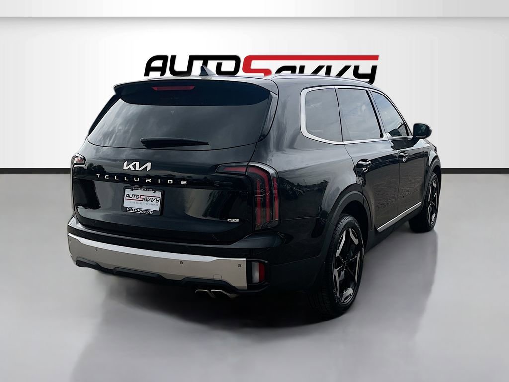Used 2024 Kia Telluride EX w/ EX Captain's Chair Package image 7