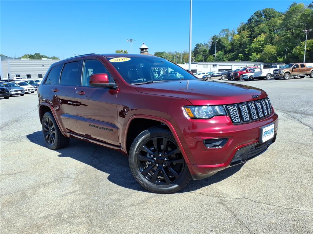 Used 2018 Jeep Grand Cherokee Altitude AWD/4WD image 3