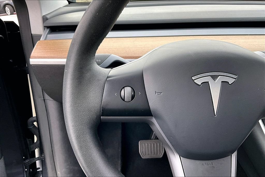 Used 2021 Tesla Model Y Long Range AWD/4WD image 11