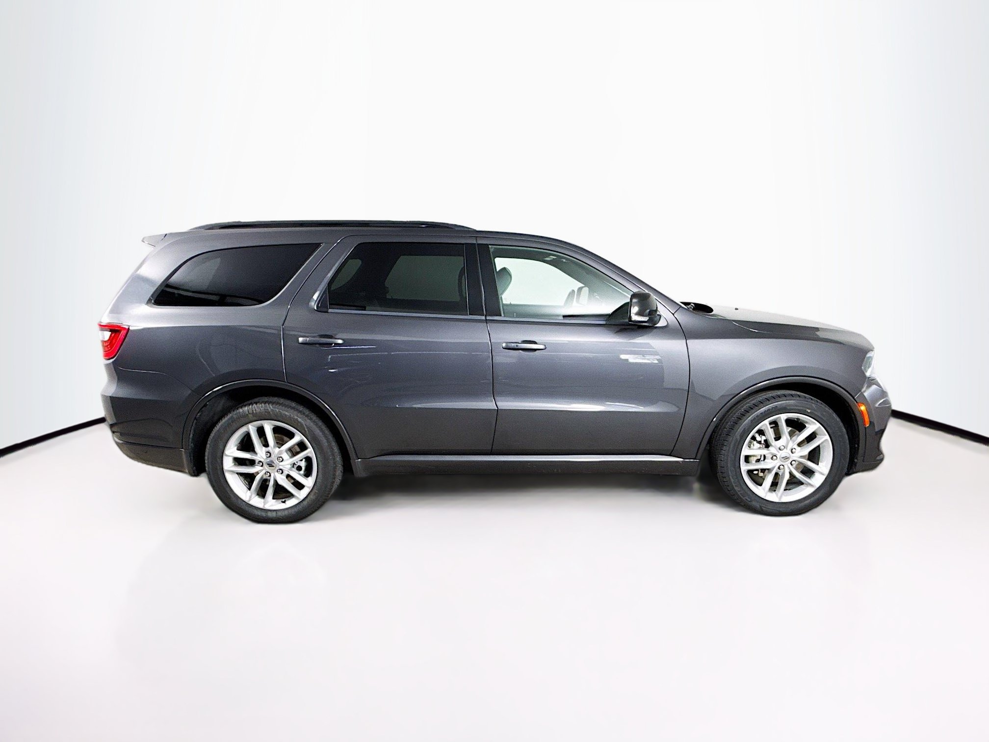Used 2024 Dodge Durango GT RWD image 2