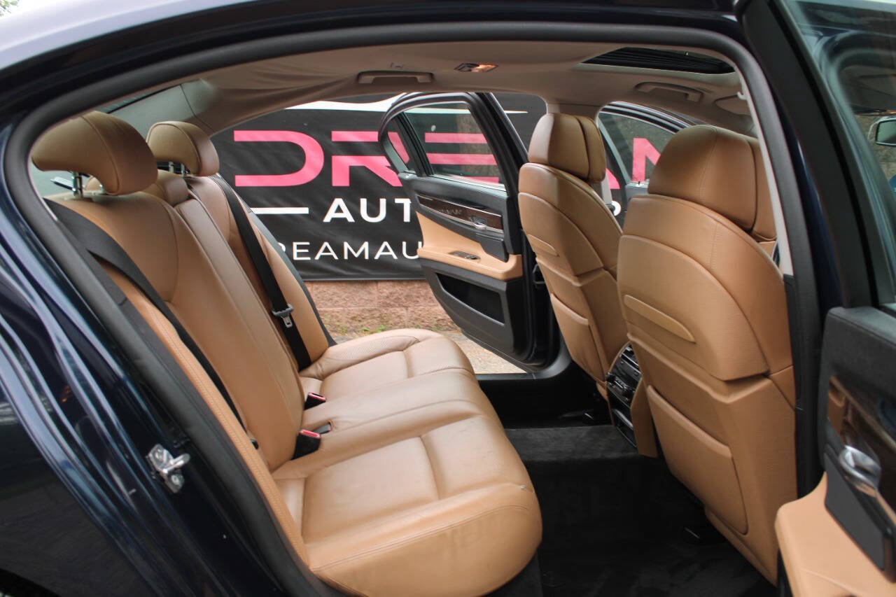Used 2011 BMW 750Li xDrive AWD/4WD image 10