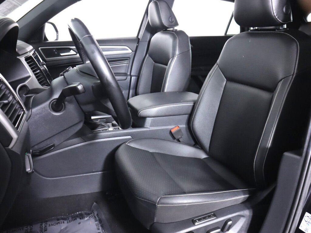 Used 2020 Volkswagen Atlas Cross Sport SEL image 32