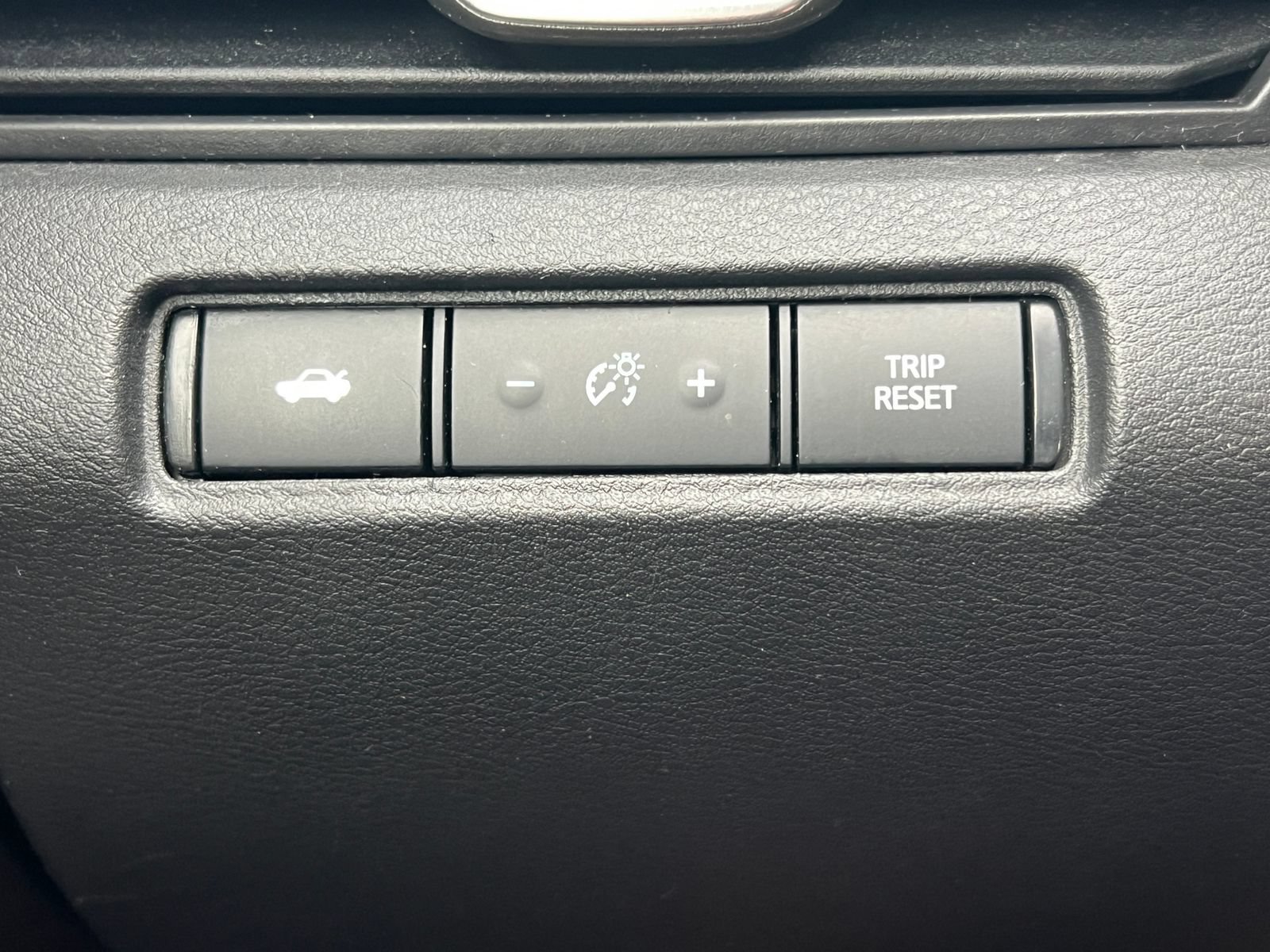 Used 2024 Nissan Altima 2.5 SV FWD image 16