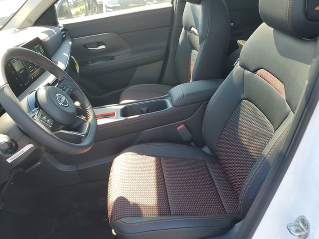 New 2026 Nissan Kicks SR w/ SR Premium Package AWD/4WD image 18