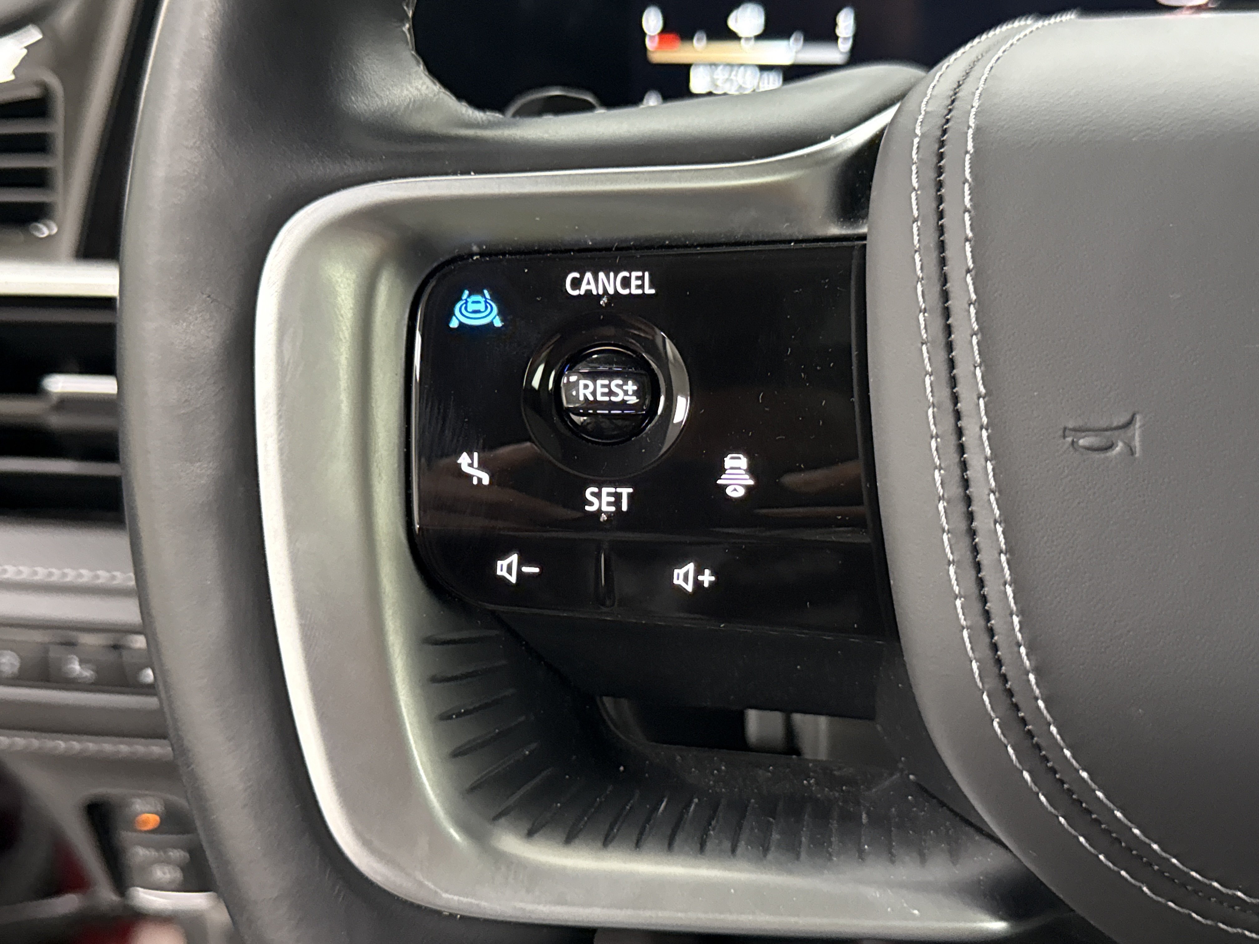 Certified 2025 INFINITI QX80 Sensory AWD/4WD image 19