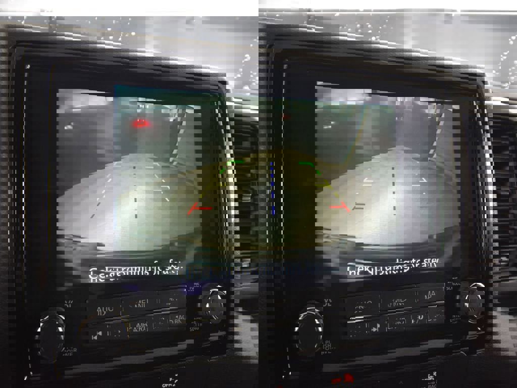 Used 2024 Nissan Frontier PRO-4X w/ Off-Road Protection Package image 24