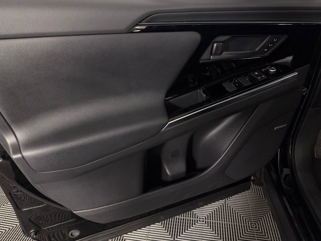 Used 2023 Subaru Solterra AWD image 26