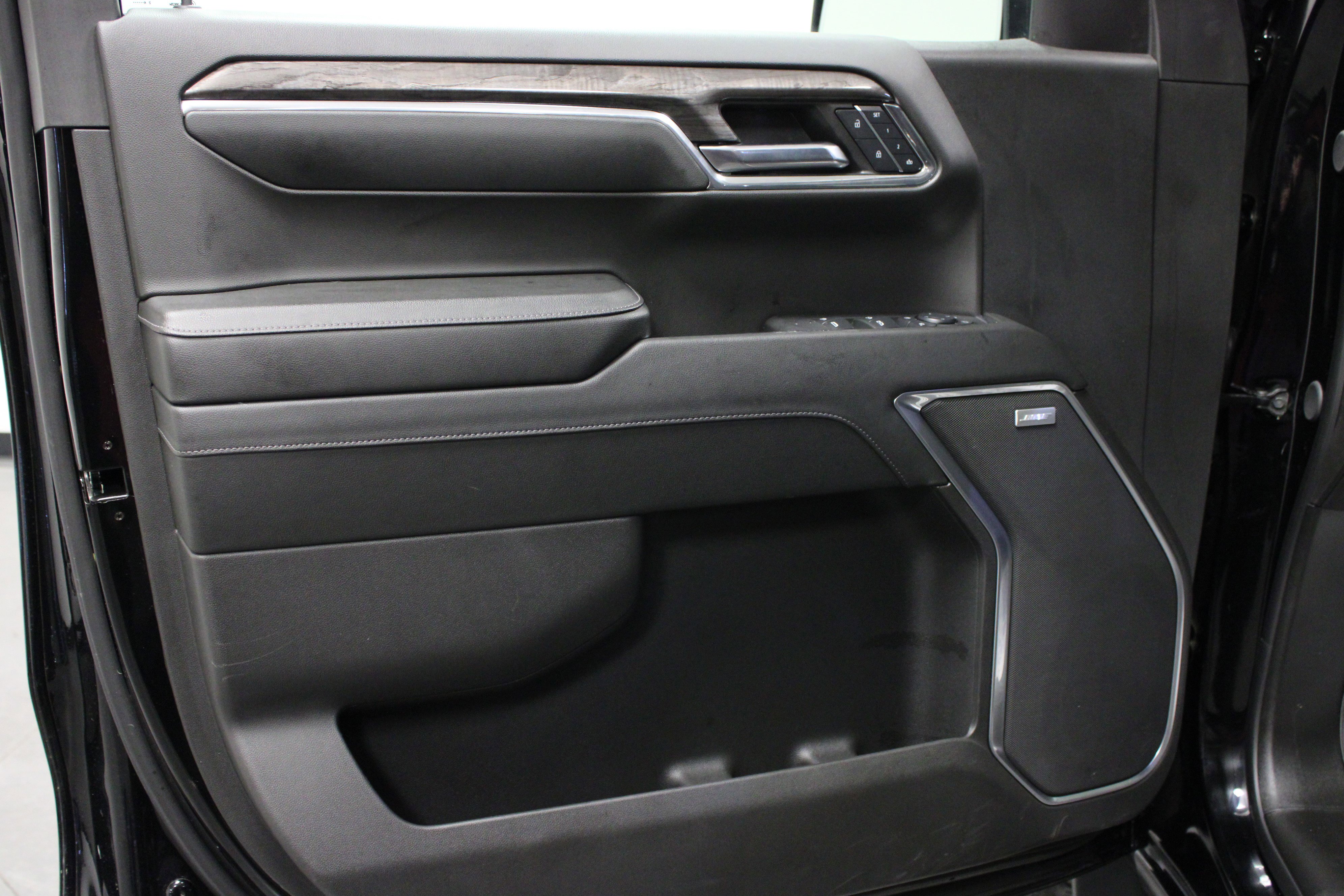 Used 2024 Chevrolet Silverado 1500 LTZ w/ LTZ Premium Package image 11