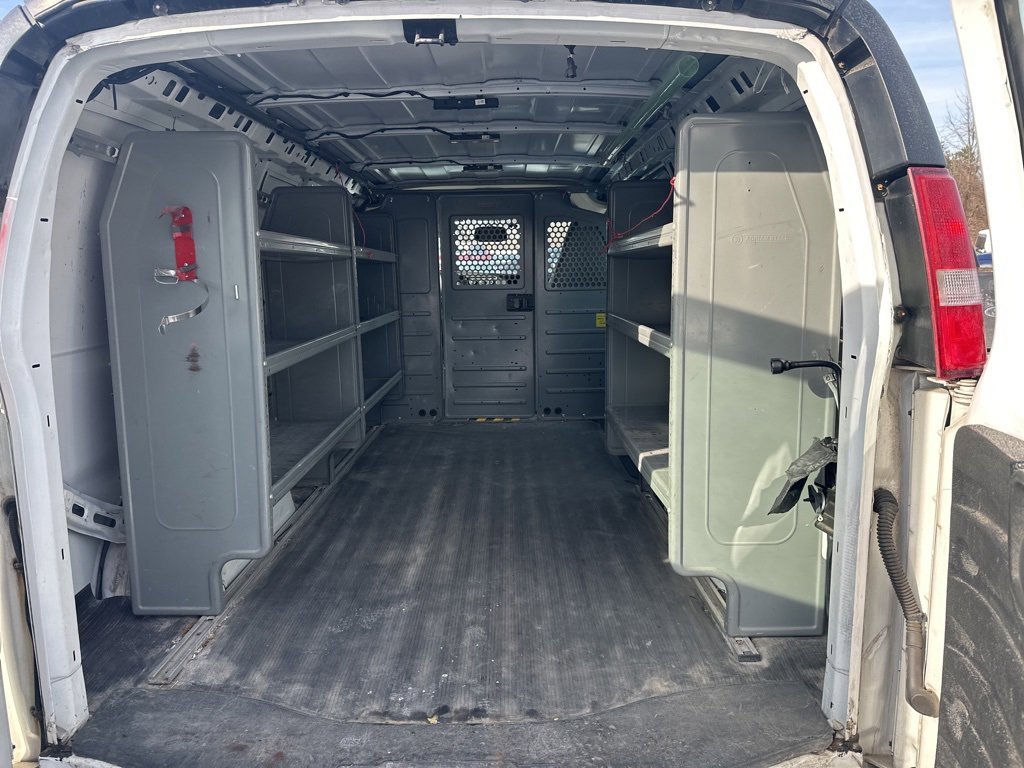 Used 2017 Chevrolet Express 2500 image 12